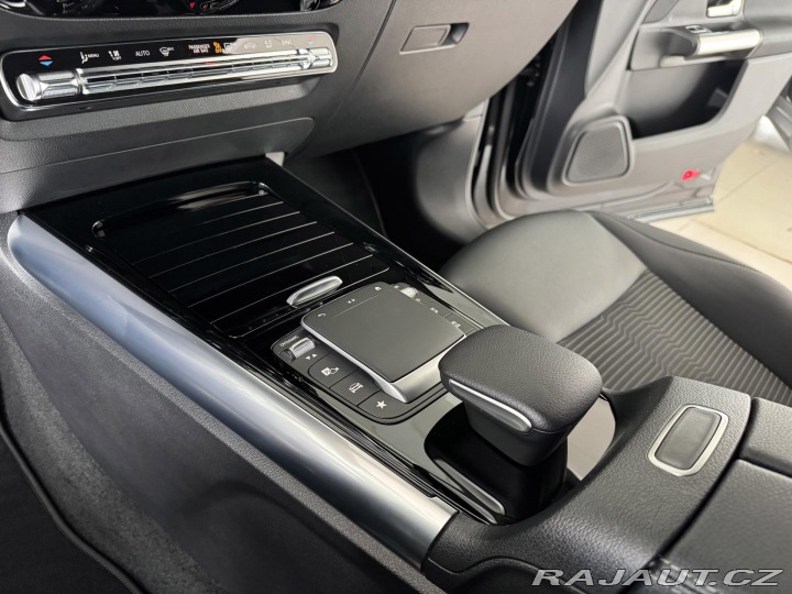 Mercedes-Benz GLA 200d AUT*Distronic*Tažné* 2022