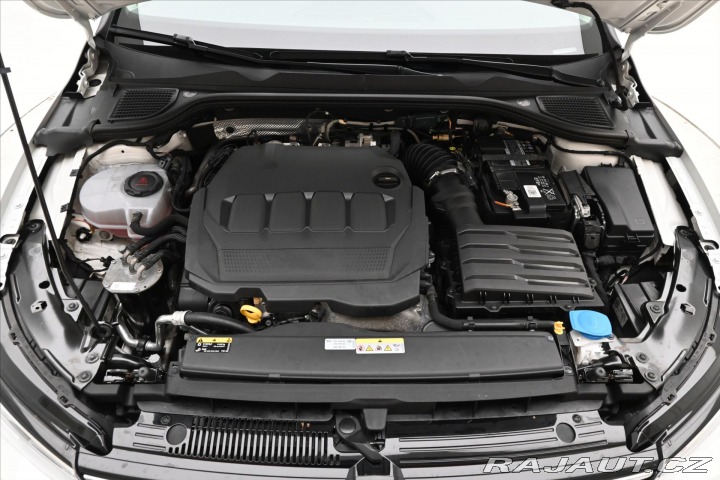 Volkswagen Golf 2,0 TDI 85kW DSG Life Zár 2022