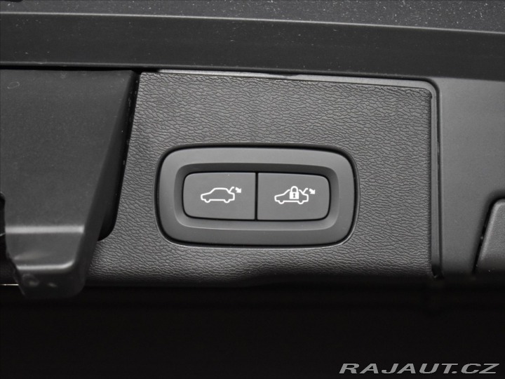 Volvo XC60 2,0 B5 AWD Plus BLIS,Bezk 2026