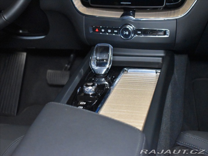 Volvo XC60 2,0 B5 AWD Plus BLIS,Bezk 2026