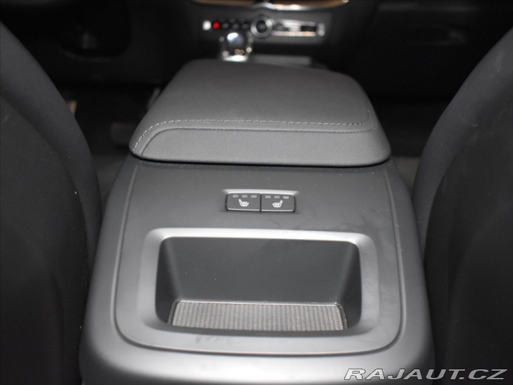 Volvo XC60 2,0 B5 AWD Plus BLIS,Bezk 2026