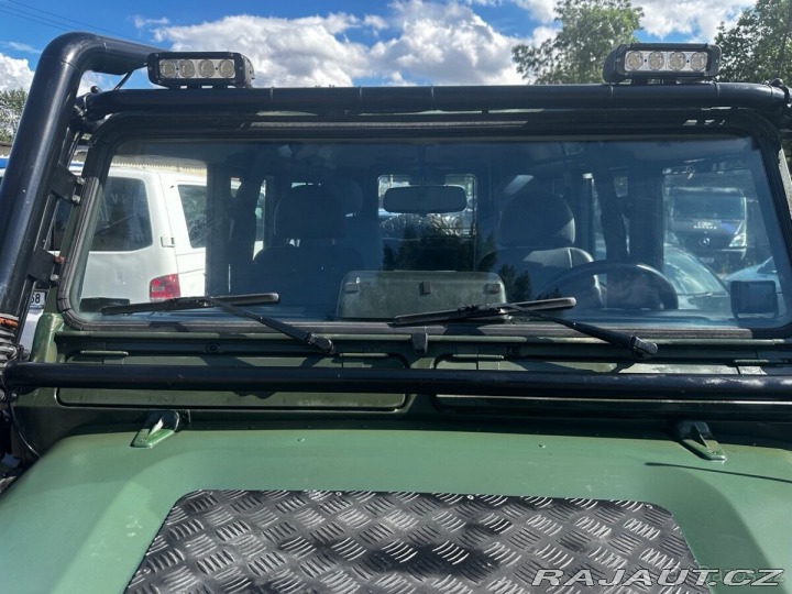 Land Rover Defender 2002