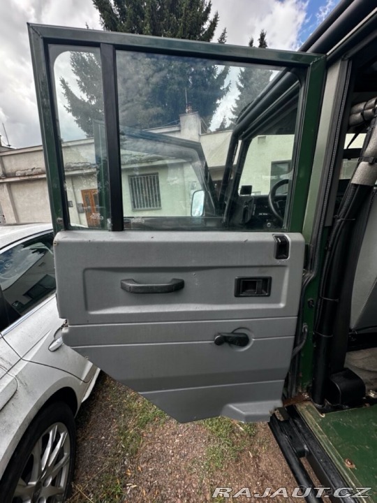Land Rover Defender 2002
