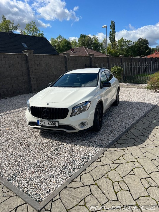 Mercedes-Benz GLA 180 2017