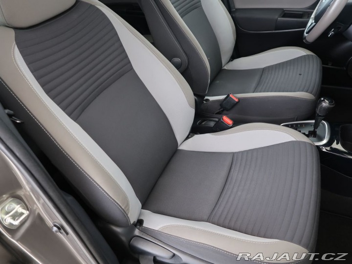 Toyota Yaris 1.5Hybrid,e-CVT,Selection 2019