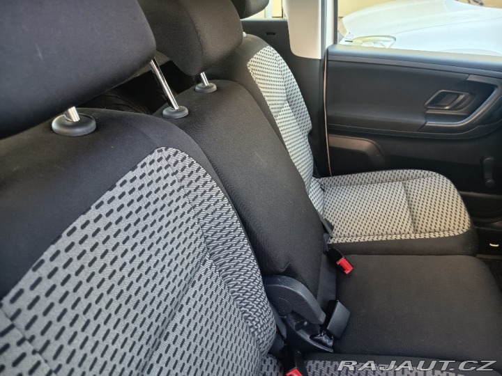 Škoda Roomster 1,4i16V Ambition Plus ČR 2015