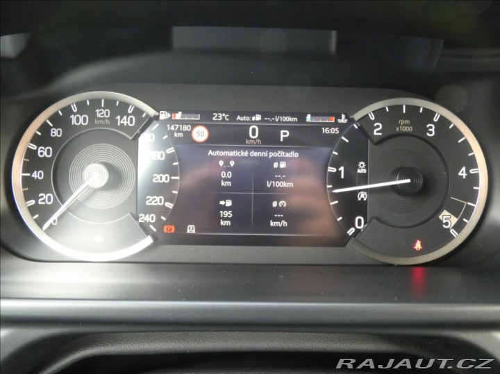 Land Rover Defender 3,0 D300 110 SE,1.maj,ČR, 2022