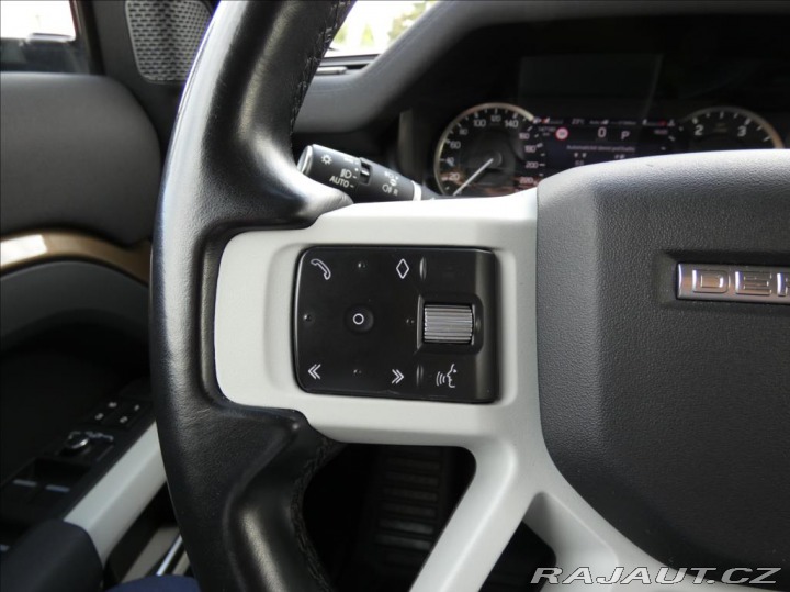 Land Rover Defender 3,0 D300 110 SE,1.maj,ČR, 2022