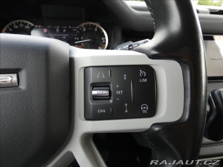 Land Rover Defender 3,0 D300 110 SE,1.maj,ČR, 2022
