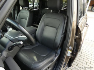 Land Rover Defender 3,0 D300 110 SE,1.maj,ČR, 2022