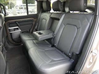 Land Rover Defender 3,0 D300 110 SE,1.maj,ČR, 2022