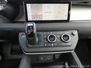 Land Rover Defender 3,0 D300 110 SE,1.maj,ČR, 2022