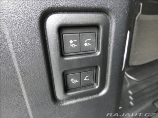Land Rover Defender 3,0 D300 110 SE,1.maj,ČR, 2022
