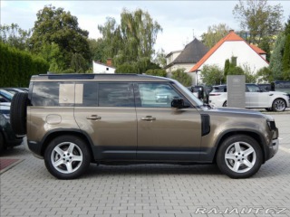 Land Rover Defender 3,0 D300 110 SE,1.maj,ČR, 2022