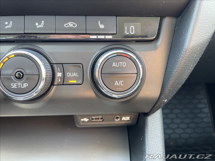 Škoda Octavia 1,8 i 132kw DSG Style Xen 2013