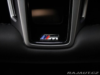 BMW 5 3,0 550e xDrive M-paket B 2025