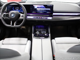 BMW 5 3,0 550e xDrive M-paket B 2025