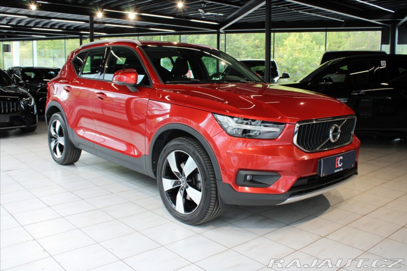 Volvo XC40 D4 AWD Momentum PilotAs/3