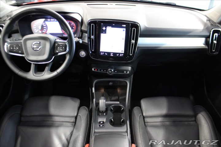 Volvo XC40 D4 AWD Momentum PilotAs/3 2018