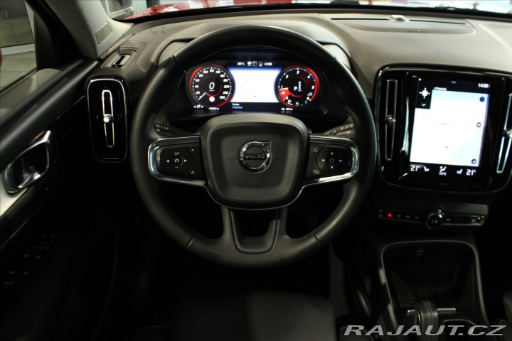 Volvo XC40 D4 AWD Momentum PilotAs/3 2018