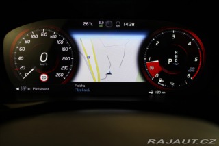 Volvo XC40 D4 AWD Momentum PilotAs/3 2018