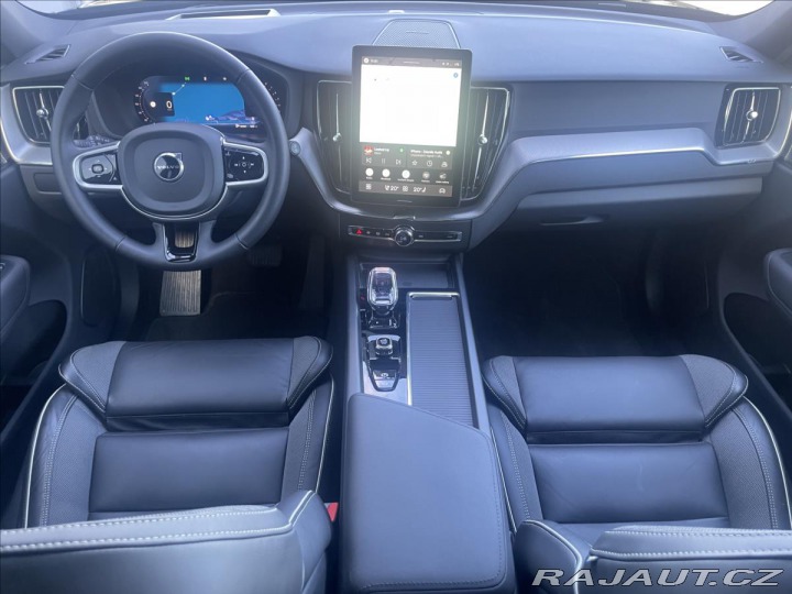 Volvo XC60 2,0 B5 AWD PLUS BLACK EDI 2025