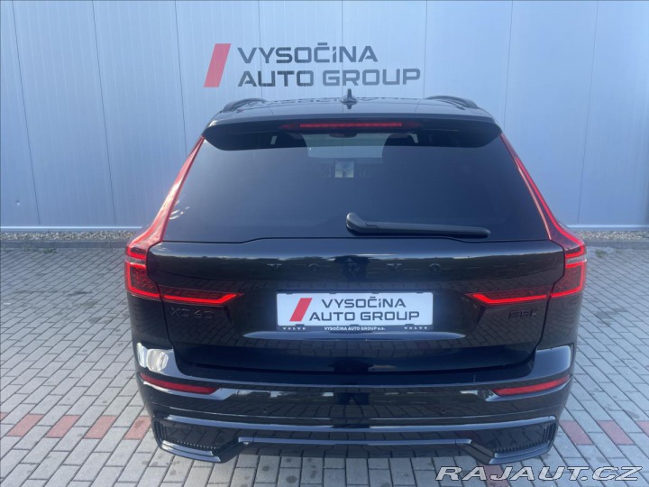 Volvo XC60 2,0 B5 AWD PLUS BLACK EDI 2025