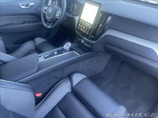 Volvo XC60 2,0 B5 AWD PLUS BLACK EDI 2025