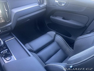 Volvo XC60 2,0 B5 AWD PLUS BLACK EDI 2025