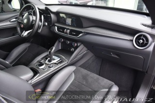 Alfa Romeo Stelvio 2.9V6 Bi-T SPARCO+AKRAPOV 2024