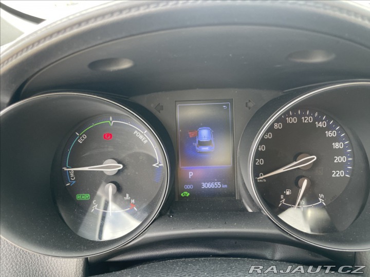 Toyota C-HR 1,8 i 72kw Hybrid CVT CZa 2017