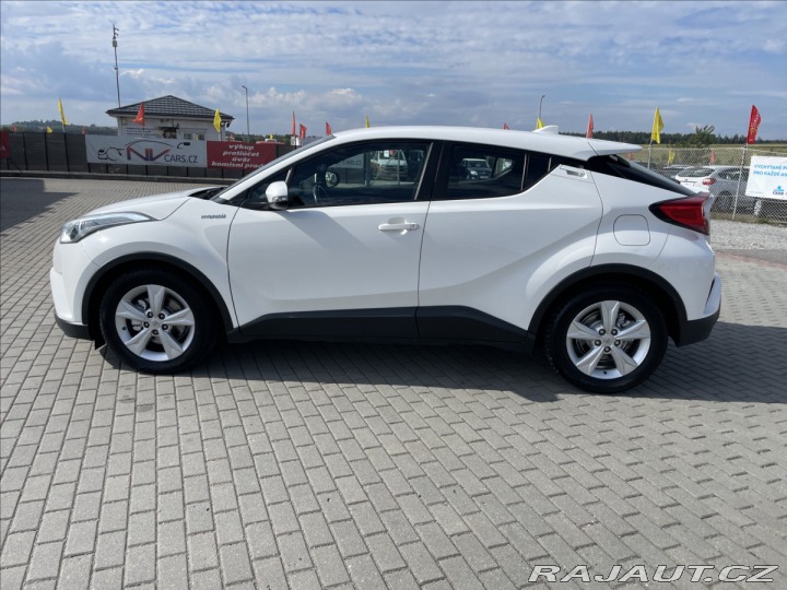 Toyota C-HR 1,8 i 72kw Hybrid e-CVT C 2017