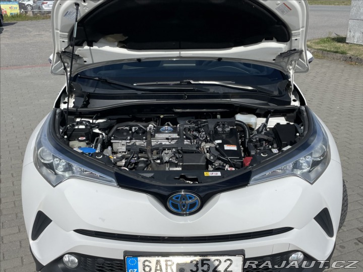Toyota C-HR 1,8 i 72kw Hybrid CVT CZa 2017