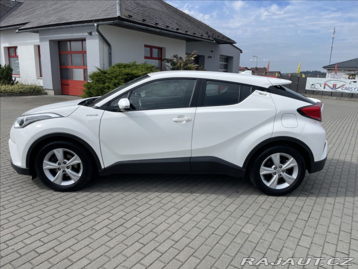 Toyota C-HR 1,8 i 72kw Hybrid CVT CZa 2017