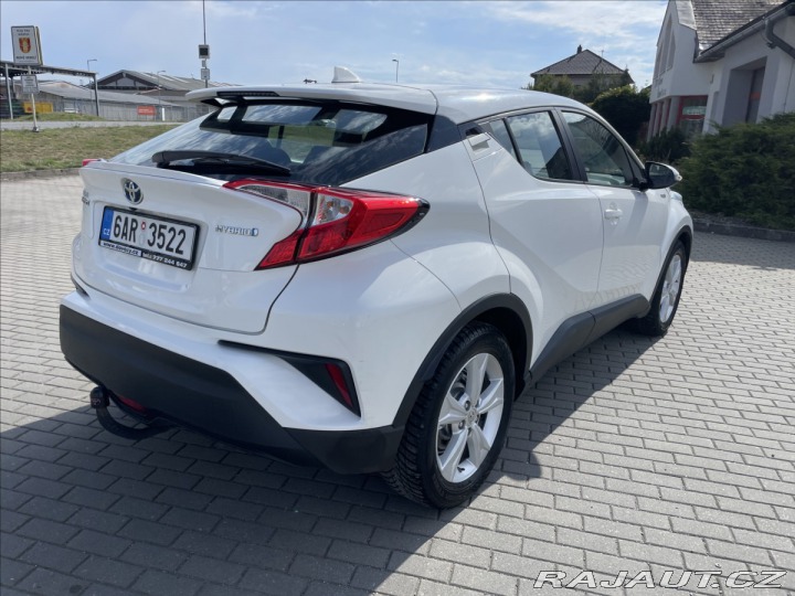 Toyota C-HR 1,8 i 72kw Hybrid CVT CZa 2017