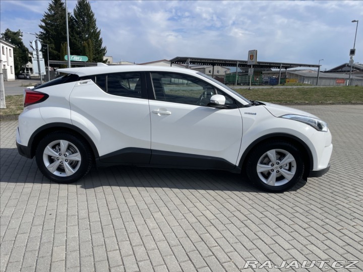 Toyota C-HR 1,8 i 72kw Hybrid CVT CZa 2017