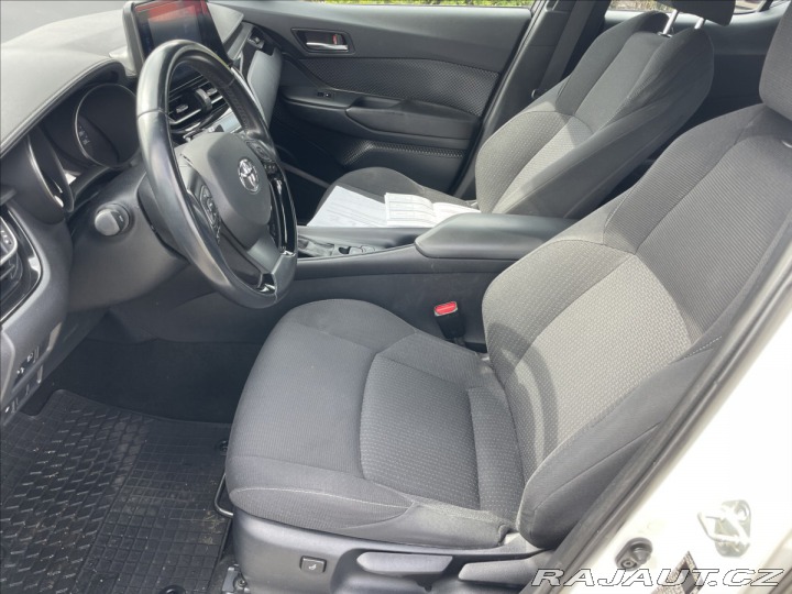 Toyota C-HR 1,8 i 72kw Hybrid CVT CZa 2017