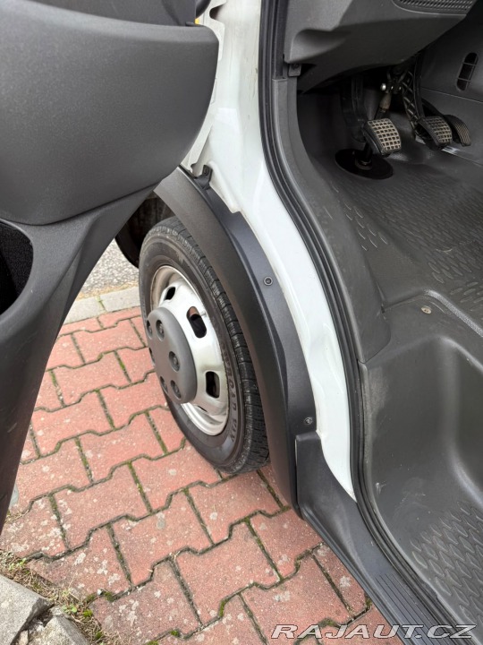 Ostatní značky Ostatní modely Iveco DAILY 35C15V 3.0D 1 2011