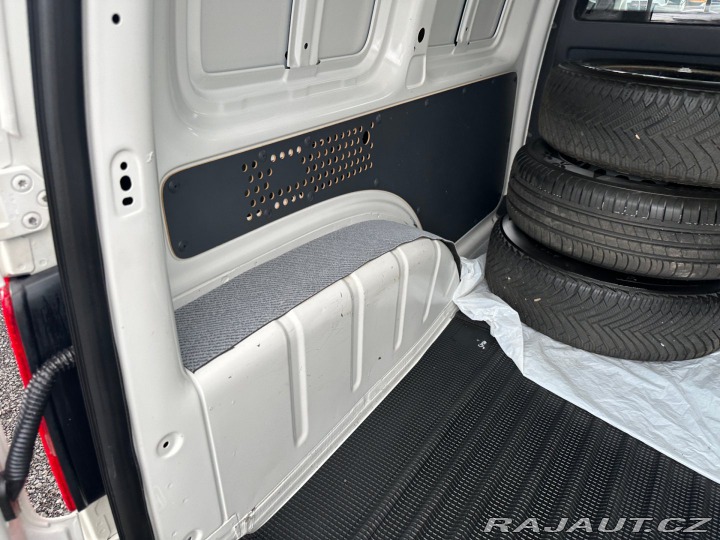 Volkswagen Caddy 1.6TDI 75kw 2-míst 2014
