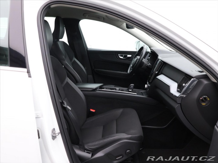 Volvo XC60 2,0 B4 Drive-E MomentumPr 2021