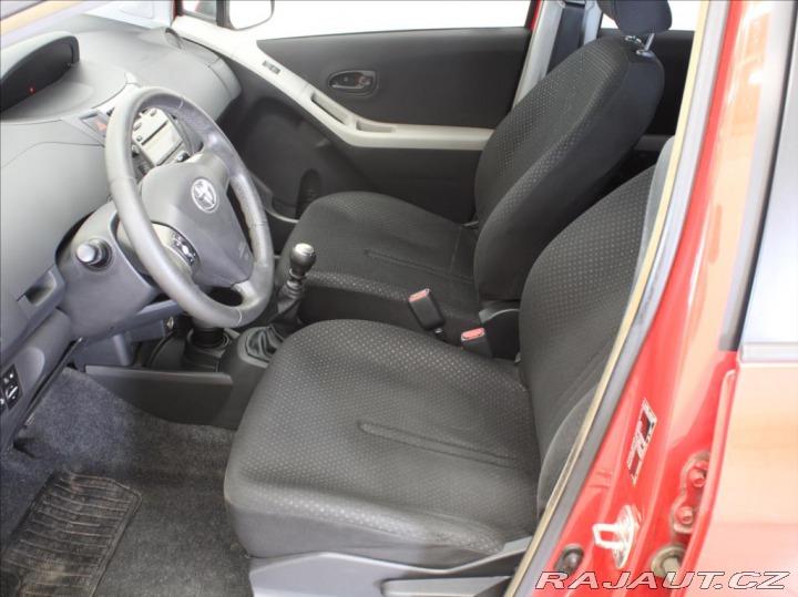 Toyota Yaris 1,3 i 73kW 2.maj.ČR STK 2011