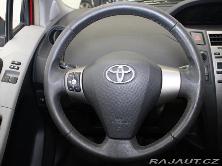 Toyota Yaris 1,3 i 73kW 2.maj.ČR STK 2011