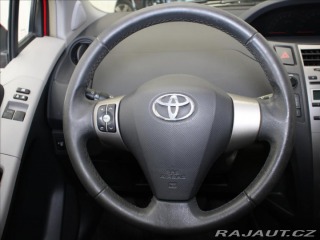 Toyota Yaris 1,3 i 73kW 2.maj.ČR STK 2011