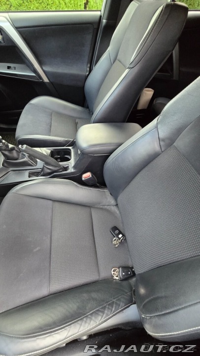 Toyota RAV4 2,0 D-4D 105 kW, 2WD, r 2016