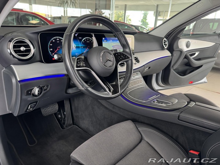Mercedes-Benz E 300e 235kW*Webasto*REZERV 2023