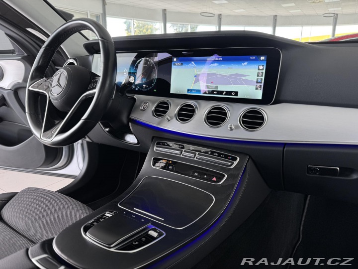 Mercedes-Benz E 300e 235kW*Webasto*Tažné* 2023