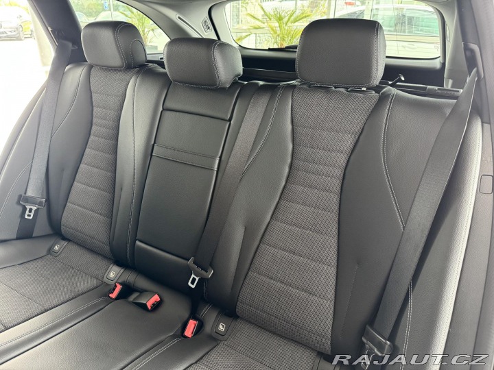 Mercedes-Benz E 300e 235kW*Webasto*Tažné* 2023