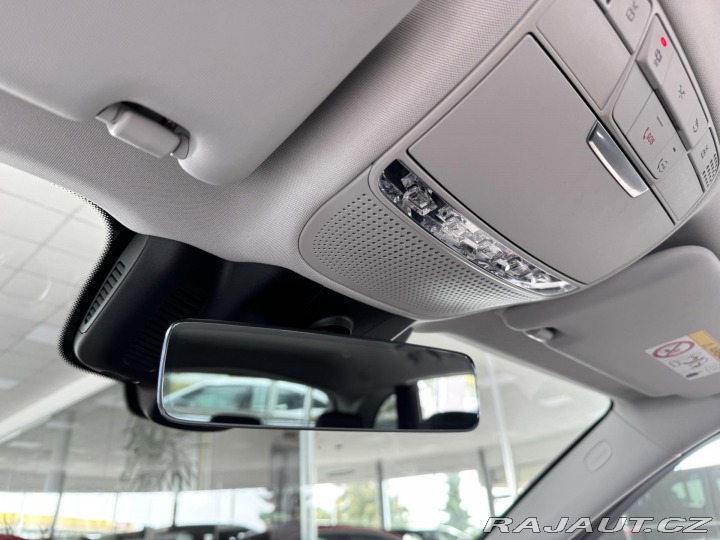 Mercedes-Benz E 300e 235kW*Webasto*REZERV 2023