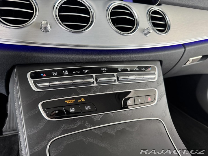 Mercedes-Benz E 300e 235kW*Webasto*Tažné* 2023
