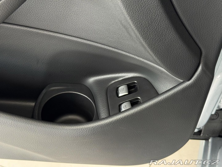 Mercedes-Benz E 300e 235kW*Webasto*REZERV 2023